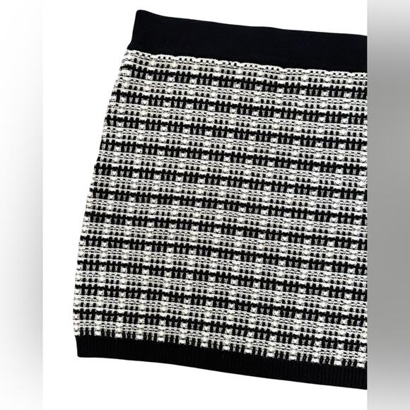 Aritzia Babaton Salvatore Italian Merino Wool Tweed Knit Skirt Black White Large - Picture 4 of 12